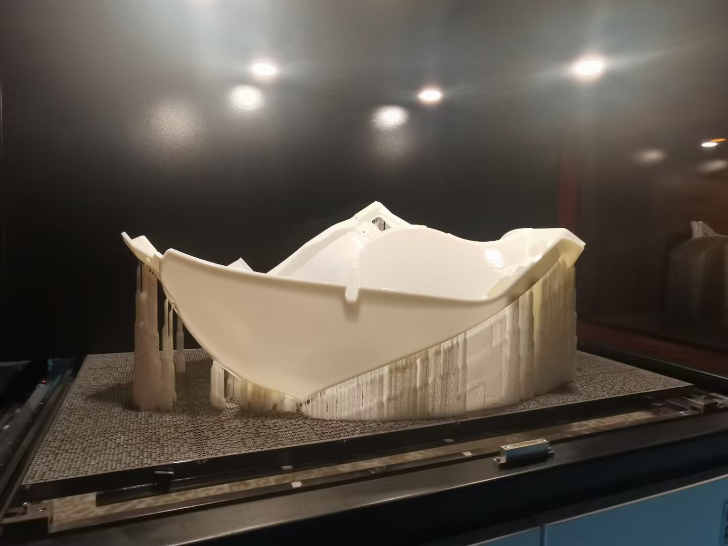 工業級超大尺寸3D打印機&mdash;&mdash;3DSL-1600型光固化3D打印機